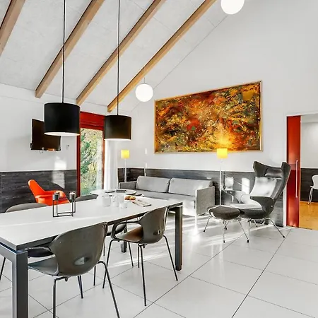 Vakantiehuis Stunning In With Kitchen *