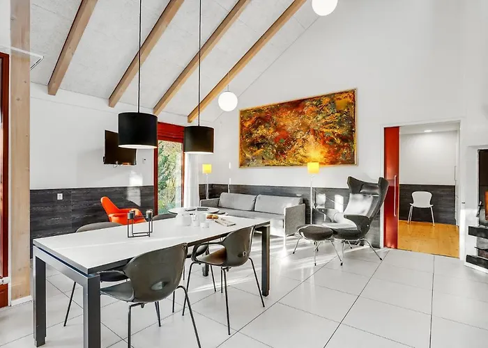 Vakantiehuis Stunning In With Kitchen *