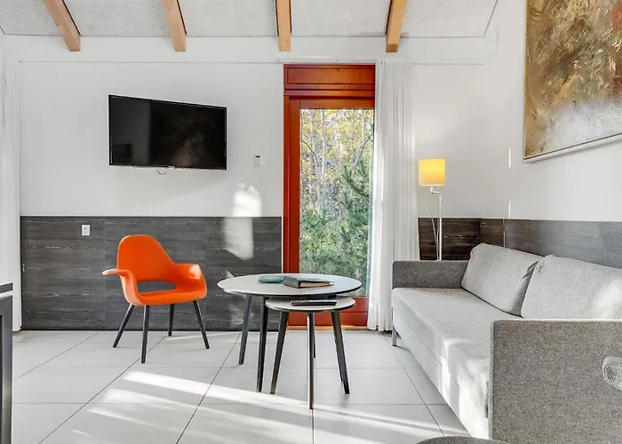 Stunning In With Kitchen